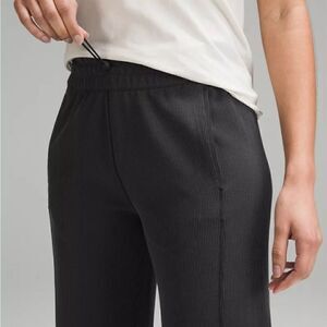 Lululemon Ribbed Softstreme Mid-Rise Wide-Leg Crop Pant 25" SOLD OUT Sz 14 Navy